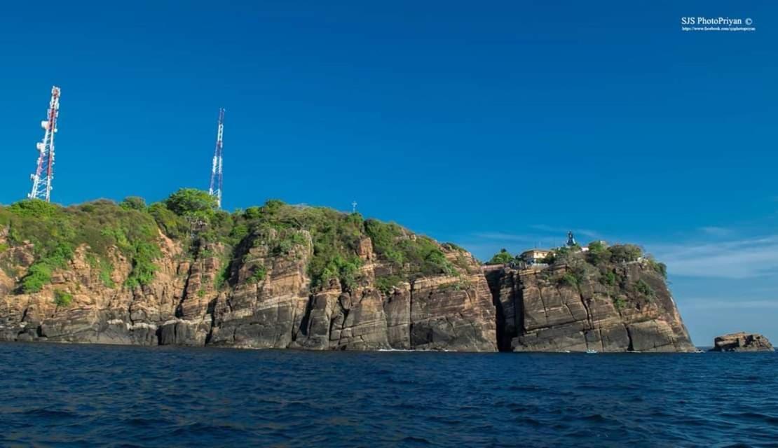 Luxury Everest Hotel Trincomalee Exterior photo